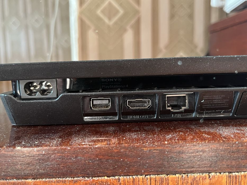 PlayStation 4 slim 500gb