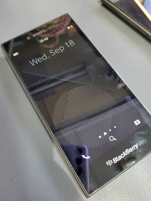 Телефон BlackBerry leup