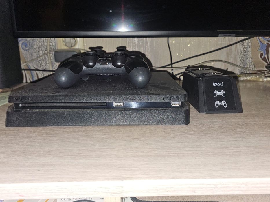 Sony playsyation 4 slim