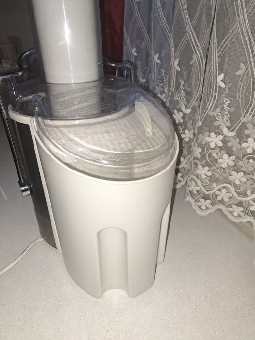 Сокоизтисквачка за фреш с метален корпус