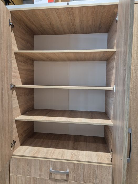 Продавам гардероб от Jusk ползван 4 месеца