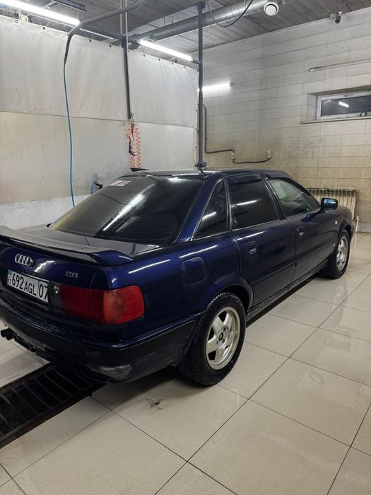Продам ауди 80 б4 2.6 автомат 1.7лиион