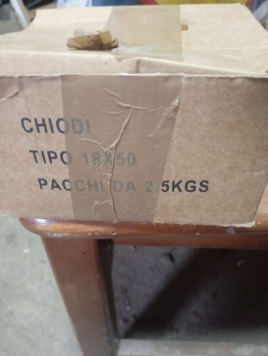 Vând cuie de otel pt beton 2,5 kg