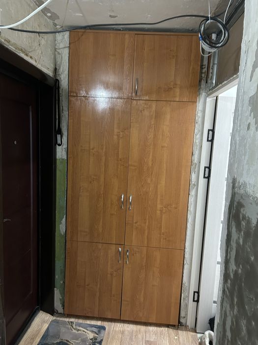 Шкаф в прихожую 5тыс