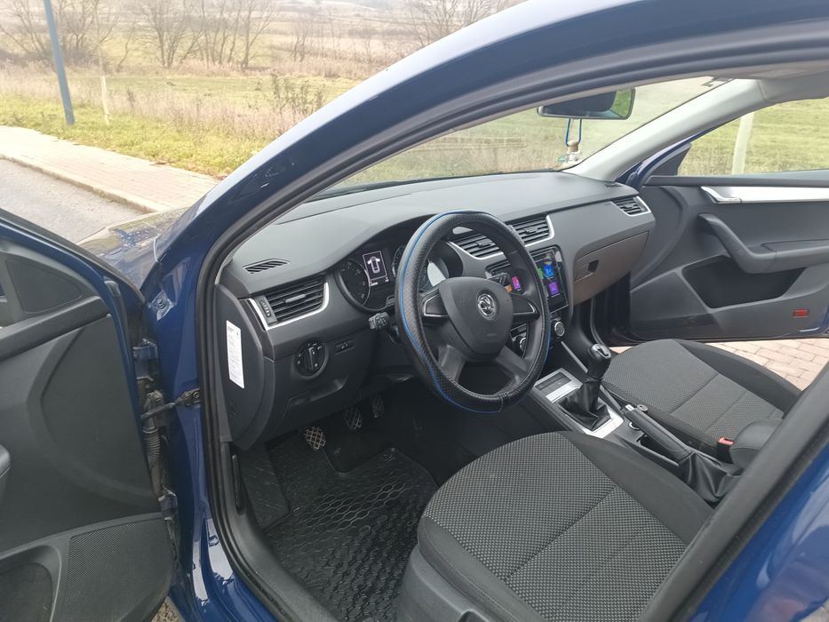 Vând Skoda Octavia 3