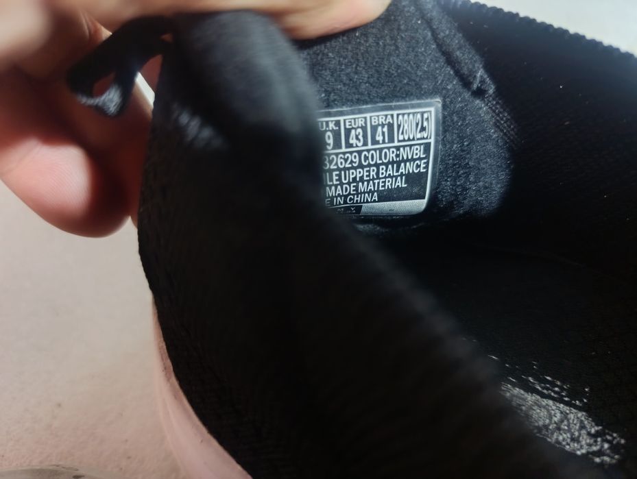 SKECHERS сотилади орегинал жуда яхши состояниеда