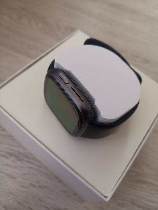 Часовник Honor Watch 4