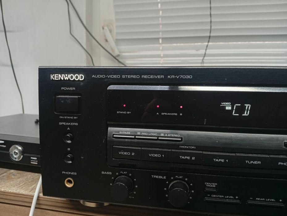 Ресивър Kenwood kr-v 7030
