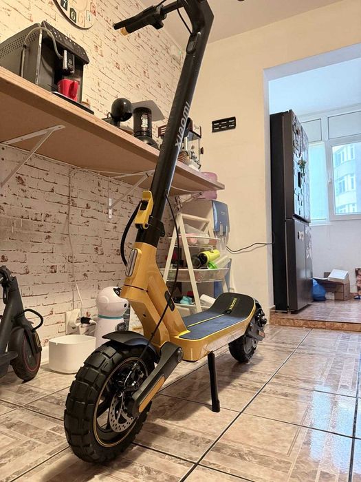 Xiaomi Electric Scooter 6 Ultra – Garantie eMAG – 1018 km – Fast Charger original – Cutie