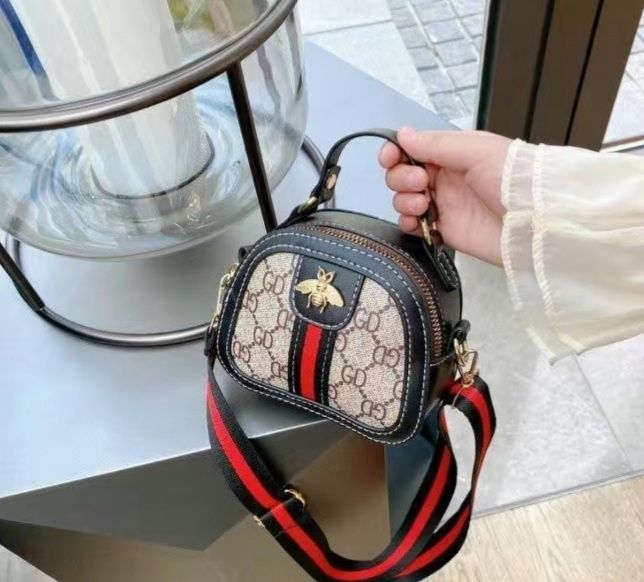 Детская мини-сумка модная