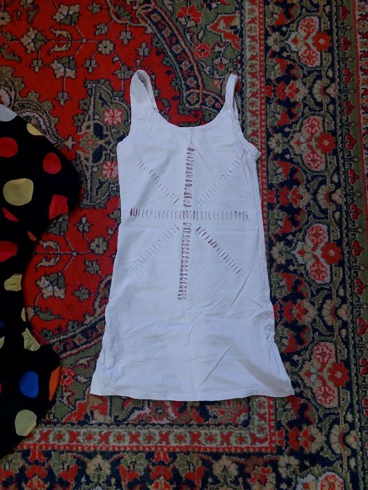 Красивая модная маечка на худенькую девочку размер С надето 1 раз БУ