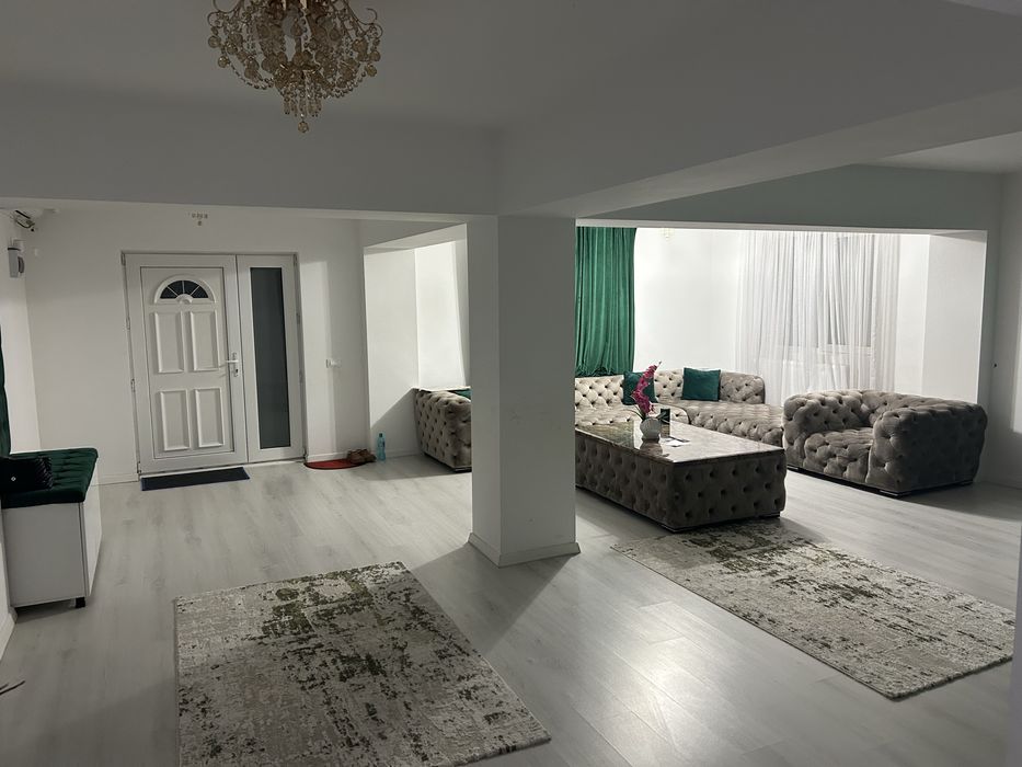 Vand casa in comuna Maracineni.