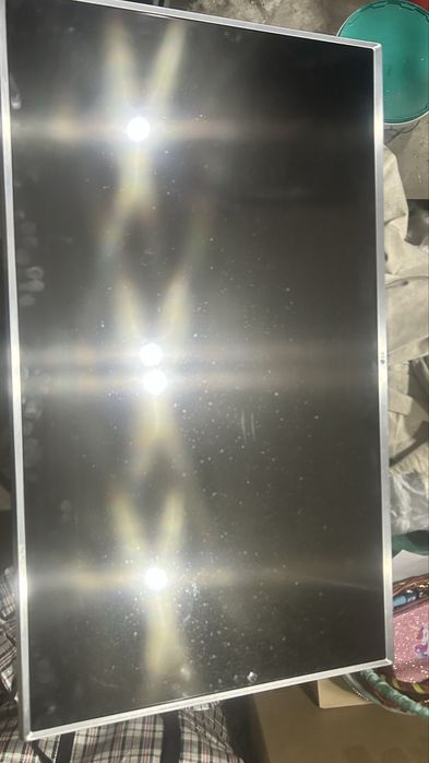 Продам телевизор на запчасти