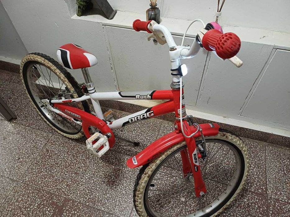 Продавам детски велосипед