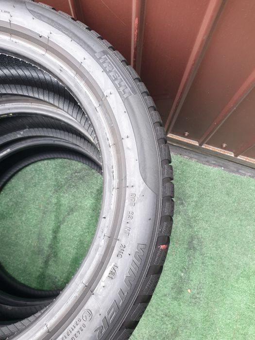 205.50.17 Goodyear Pirelli