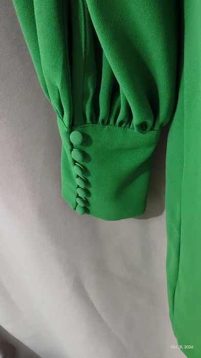 Rochie HM verde smarald marimea 34 XS cu maneci bufante