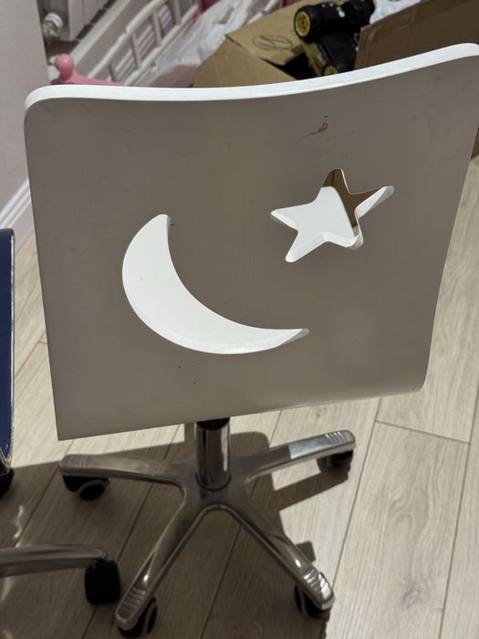 Стул поворотный детский