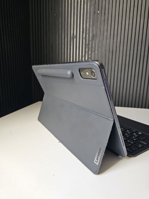 КАТО НОВ - Таблет Lenovo Tab P11 Pro Gen 2 (8GB RAM / 256GB) OLED 120Hz | JBL + Оригинална Клавиатура и Стилус!