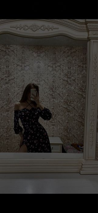 Продам платья 7000