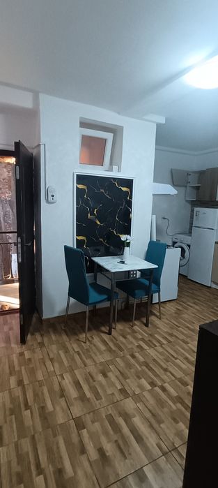 Inchiriez apartament decomandat
