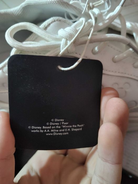 Adidași Disney cine doreste