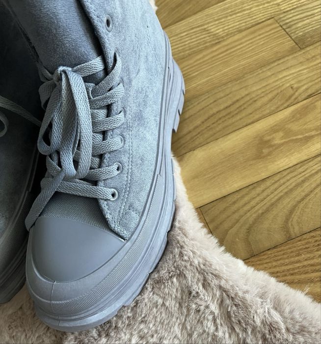 нови обувки converse