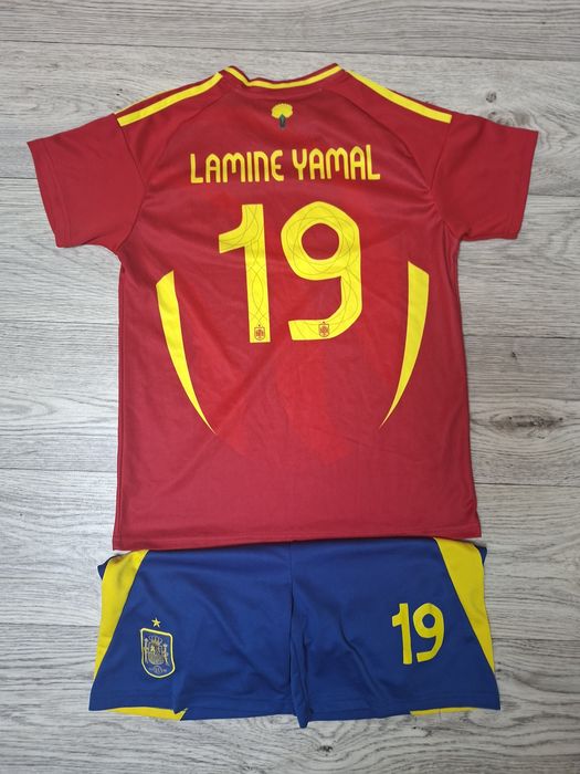 Футбольная форма сборной Испании ламин ямаль