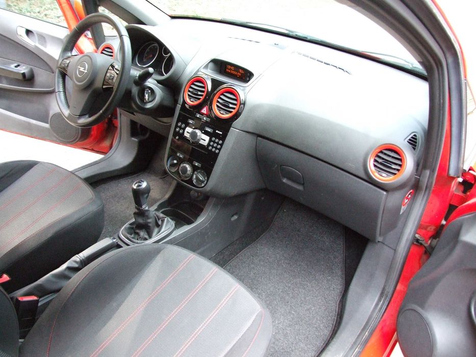 Vand Opel Corsa D Color Edition, 1.4i 16V EURO 5, An 2010, jante aliaj