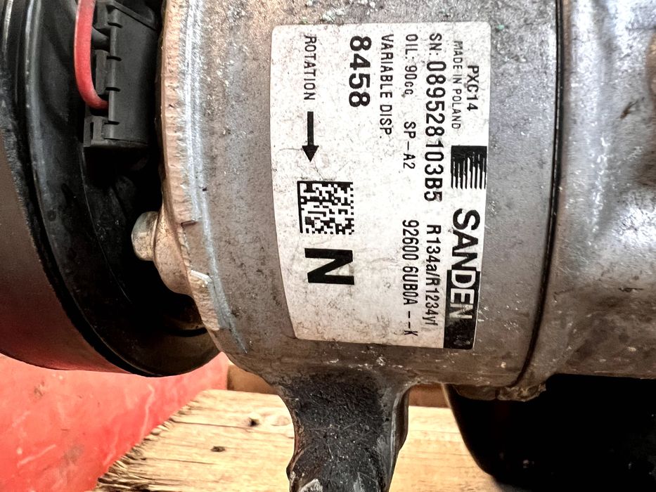 Compresor clima Nissan Qashqai Renault 1.3 Benzina 92600-6UB0A
