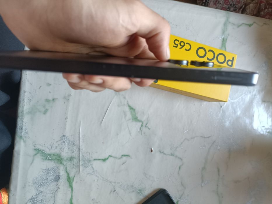 Продам телефон POCO C65