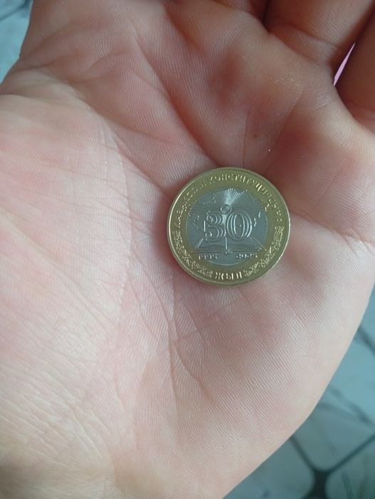 Продам монету 100 тенге
