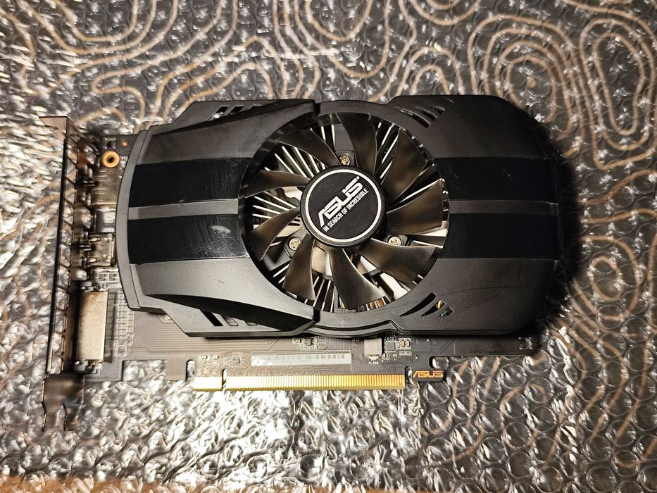 Placa video ASUS Radeon RX 550 4GB GDDR5 - Sigiliu Intact