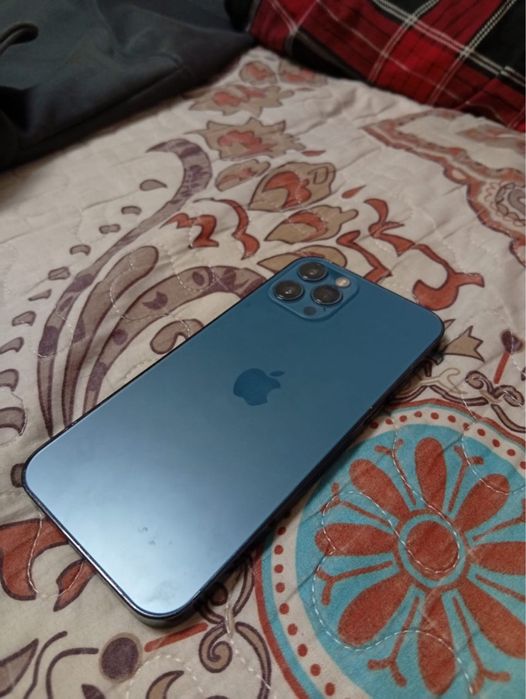 В Продаже Iphone 12про в хорошем состояние