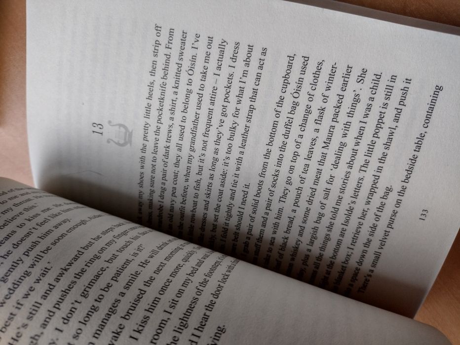 Фентъзи книга на английски- All the murmuring bones- A. G. Slatter