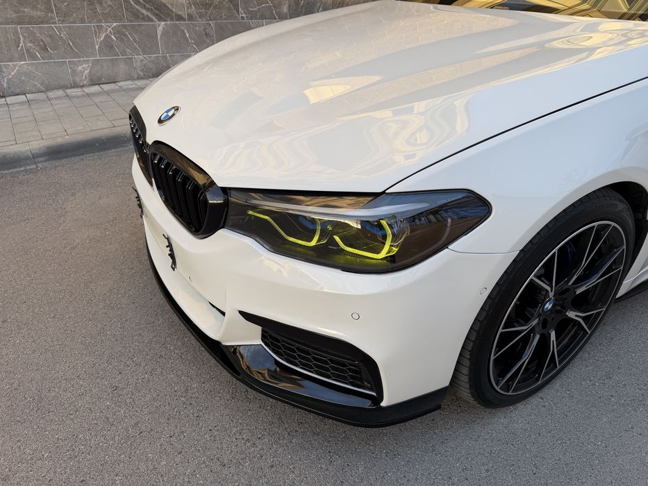 Продам передний бампер bmw 5 g30