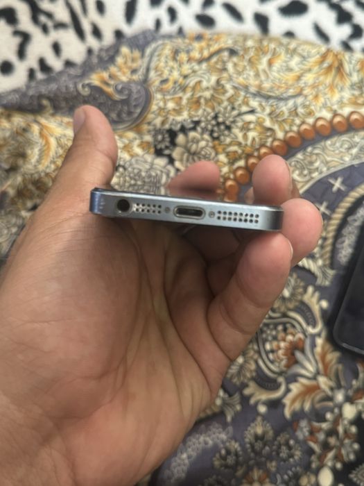 Продам телефон