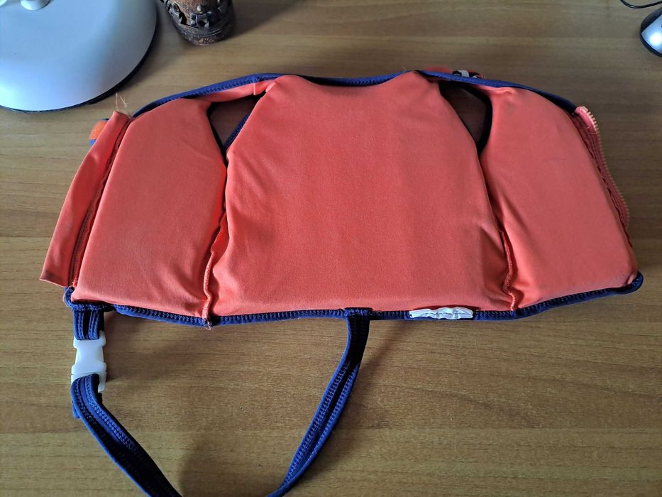 Детска спасителна жилетка