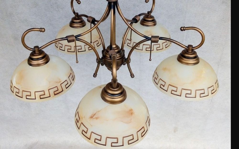 Продаётся люстра 5 рожковая