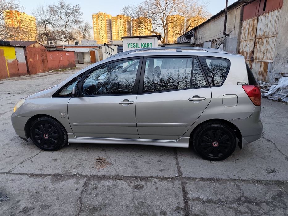 Toyota Corolla Verso 2.0 D-4D | НОВ съединител | Печка | Камера | ТОП