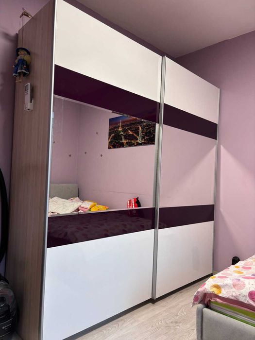 Гардероб с плъзгащи врати