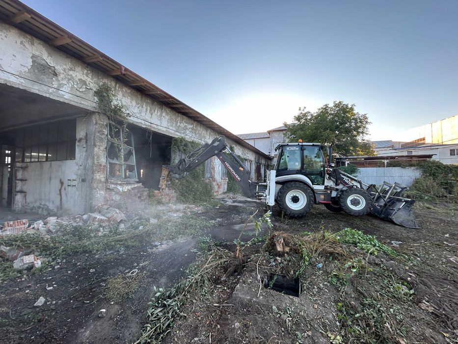 Inchiriez Buldoexcavator, Miniexcavator