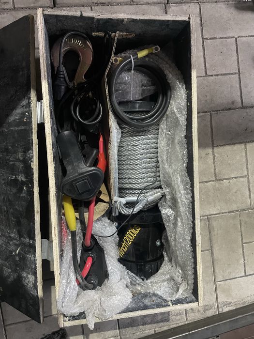 Продам лебетку новая