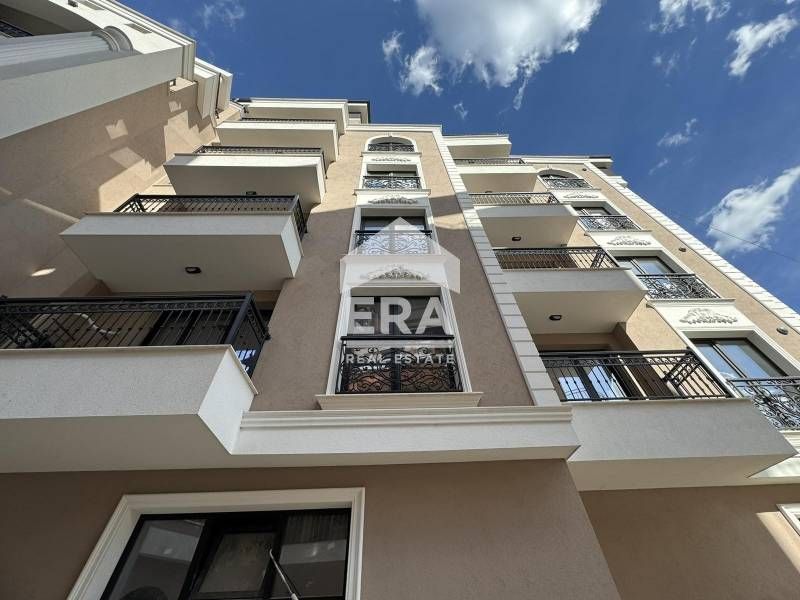 Двустаен апартамент в ***Луксозна сграда***