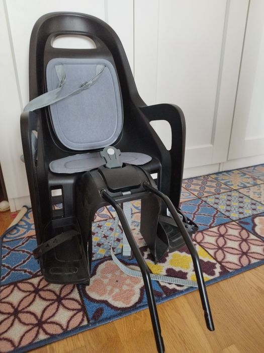 Столче за возене на дете в колело