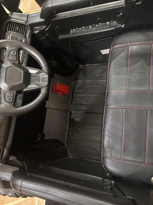 Детская машина почтий новая