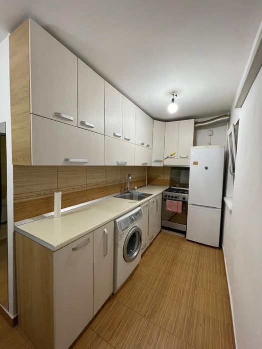 Vand apartament cu 1 camera in bloc mixt , zona Sp. Judetean