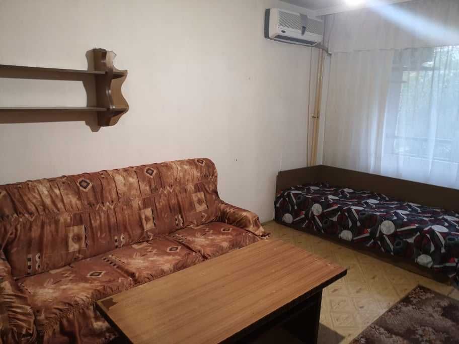 Дава се под наем Двустаен апартамент в Бургас, Братя Миладинови - 65 кв.м за 178.5 € - Снимка #1