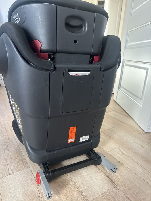 Авто кресло britax до 12 лет (до 36кг)