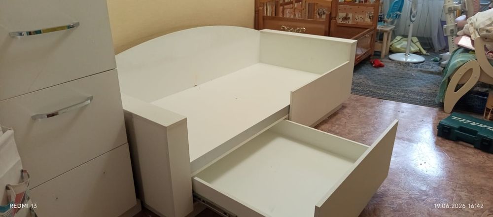 Кровать детская с ящиками