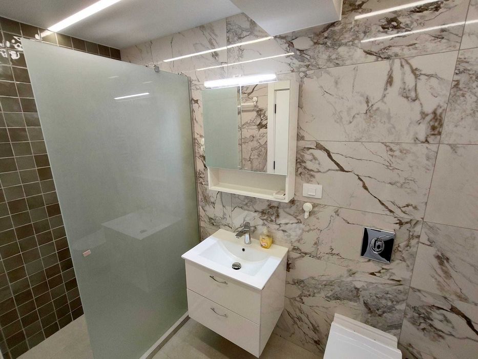 Propietar Inchiriez apartament 3 camere Nou Enegia Residence